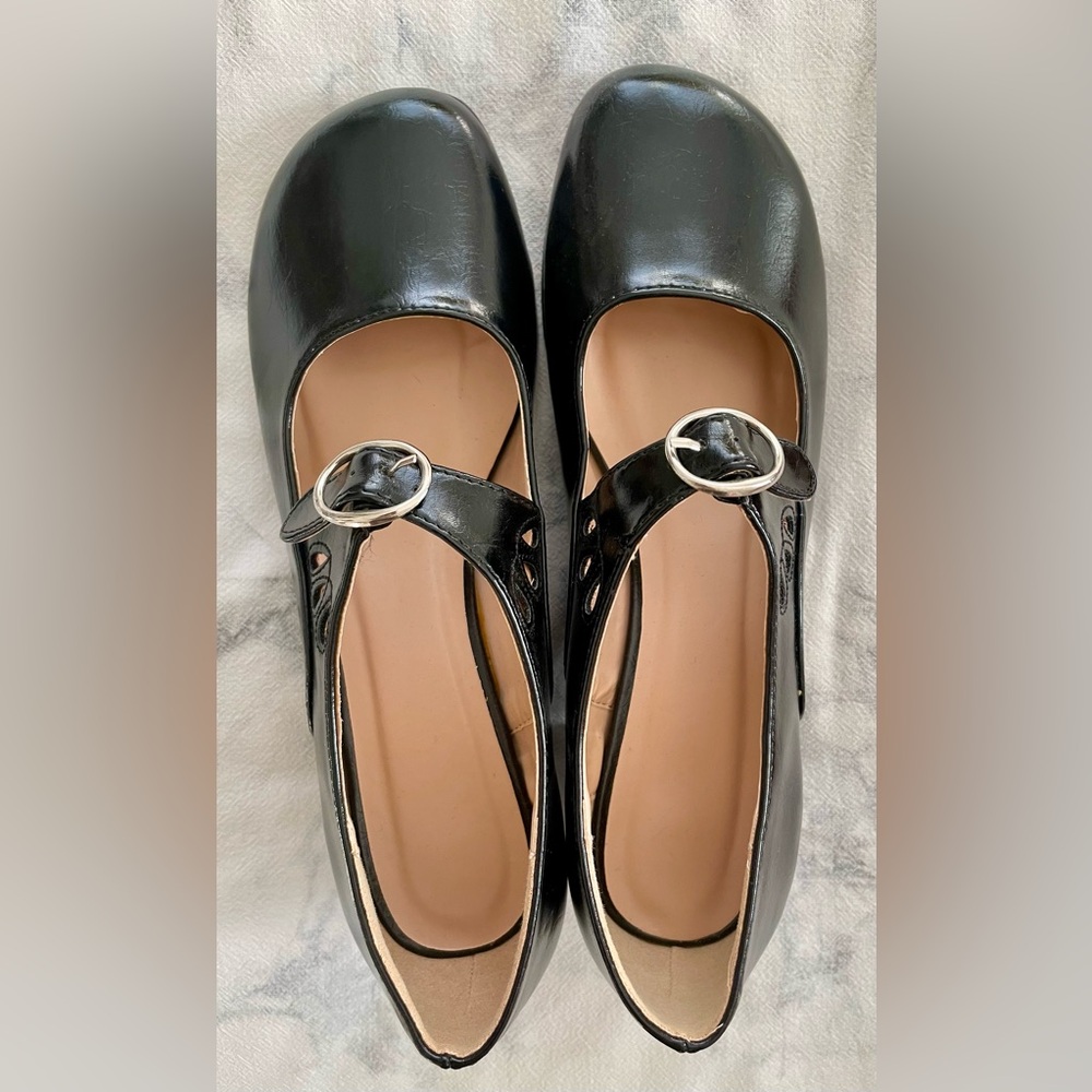 Black Mary Jane Shoes—Women’s Size 7